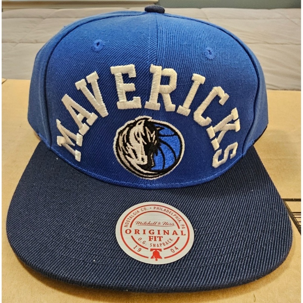 Mitchell & Ness®‎ NBA Dallas Mavericks Original Fit Snapback Hat in Blue/Navy